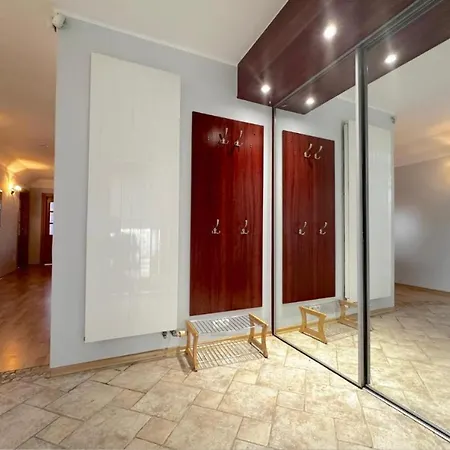 Privatunterkunft Gallery - Charming Place, 15 Minutes To Old Town & 5 Minutes To Seaside *